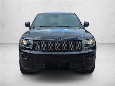 Used 2018 Jeep Grand Cherokee Altitude AWD/4WD image 2