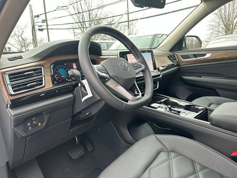 New 2026 Volkswagen Atlas SE image 6