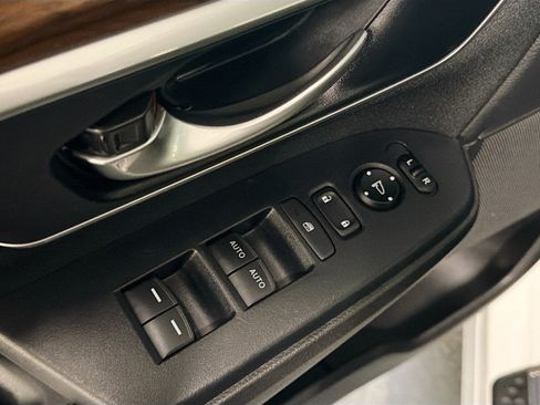 Used 2019 Honda CR-V EX image 15