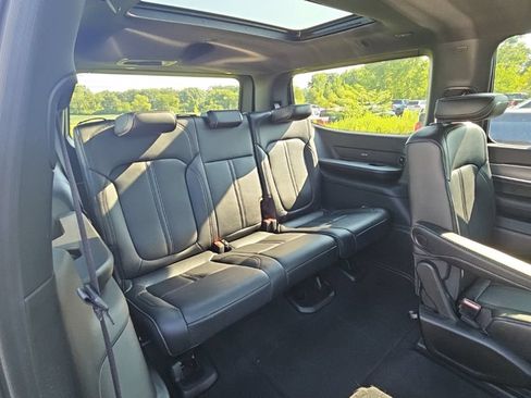 Used 2024 Jeep Wagoneer Series II w/ Convenience Group I AWD/4WD image 6
