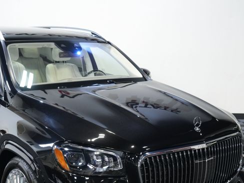 Used 2025 Mercedes-Benz Maybach GLS 600 4MATIC image 14