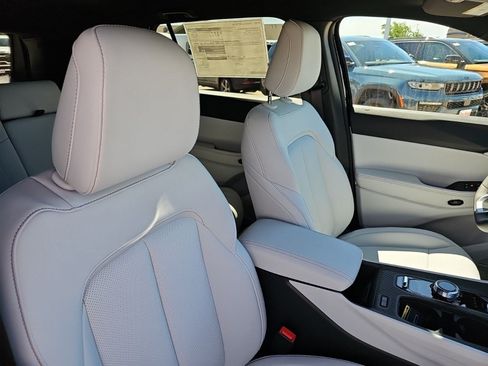 New 2026 Jeep Cherokee Limited AWD/4WD image 11