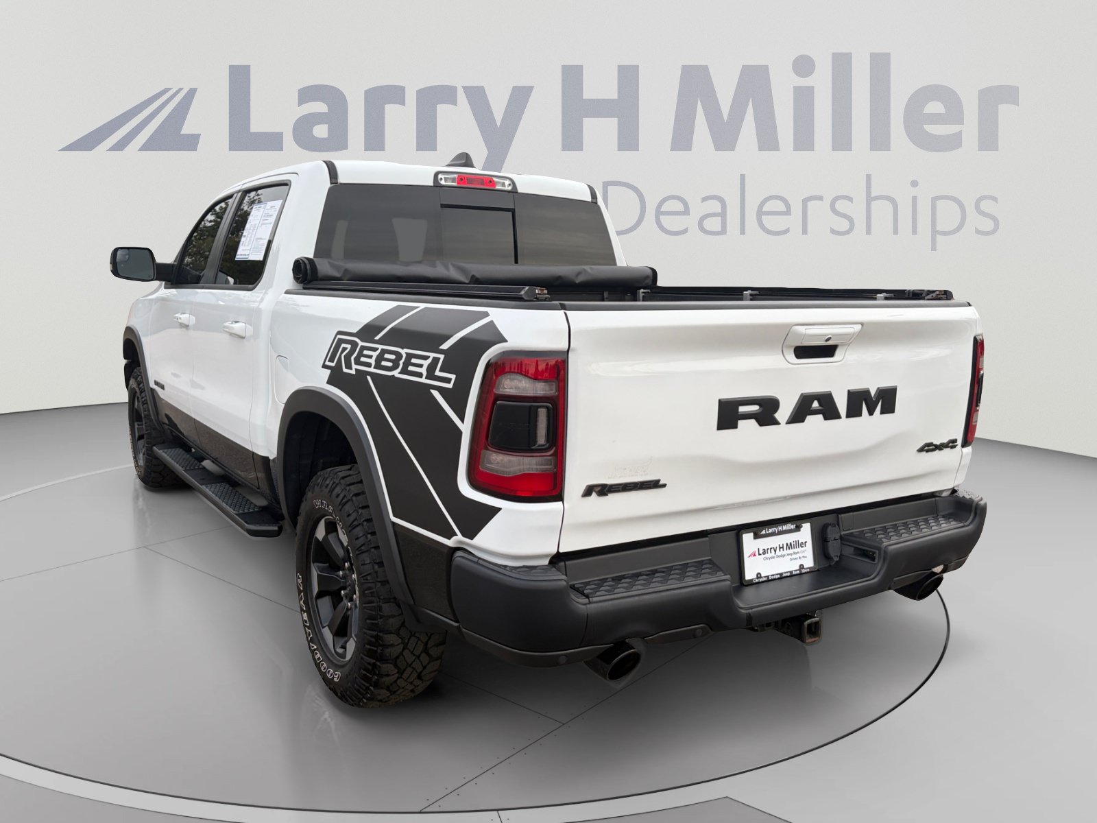 Used 2020 RAM 1500 Rebel w/ Rebel Level 2 Equipment Group AWD/4WD image 4