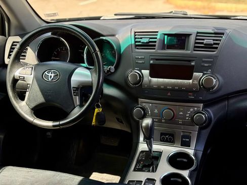 Used 2012 Toyota Highlander SE w/ Tow Pkg AWD/4WD image 20