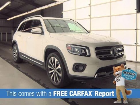 Used 2021 Mercedes-Benz GLB 250 w/ Premium Package image 2