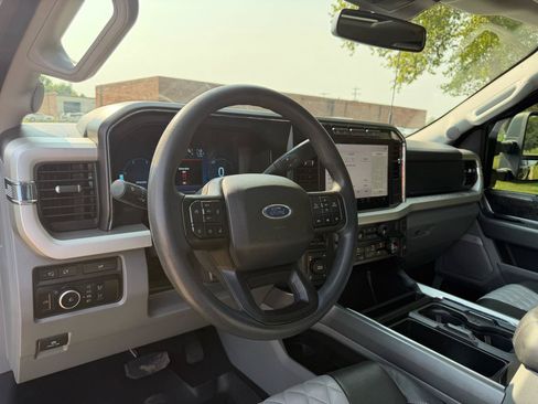 Used 2023 Ford F250 XLT w/ XLT Premium Package AWD/4WD image 27