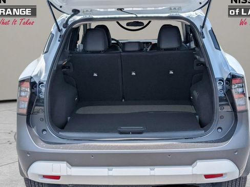Used 2025 Nissan Kicks SR FWD image 9