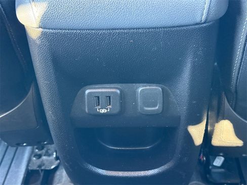 Used 2019 Chevrolet Colorado Z71 w/ Z71 Midnight Edition image 25