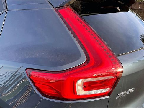 New 2026 Volvo XC40 B4 Core w/ Climate Package image 25