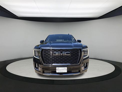 Used 2023 GMC Yukon Denali Ultimate AWD/4WD image 2