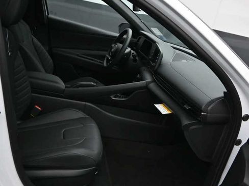 New 2026 Hyundai Elantra SEL Sport FWD image 11