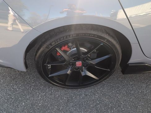 Used 2024 Honda Civic Type R image 9