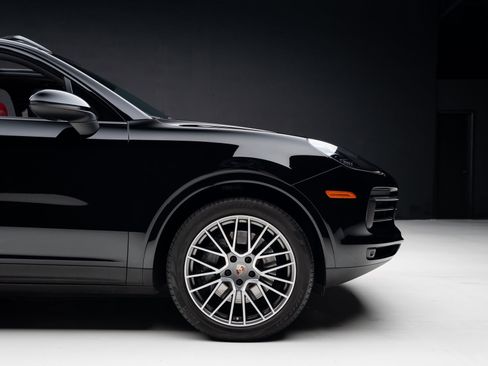 Used 2023 Porsche Cayenne S image 36