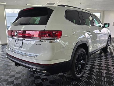New 2024 Volkswagen Atlas SE image 4