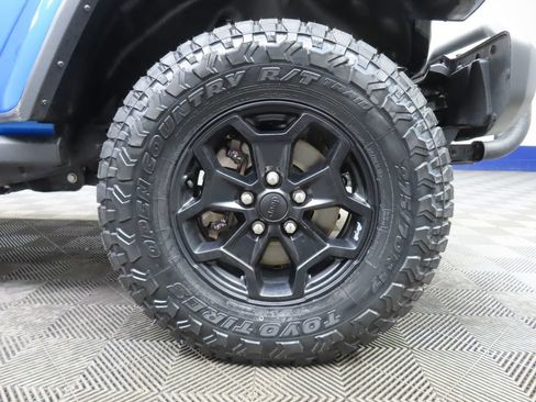 Used 2022 Jeep Gladiator Sport AWD/4WD image 9