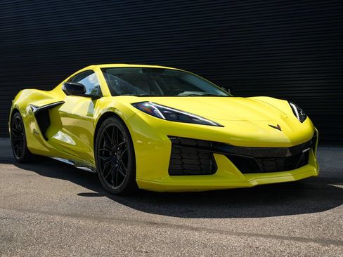 Used 2023 Chevrolet Corvette Z06 w/ Engine Appearance Package RWD image 38