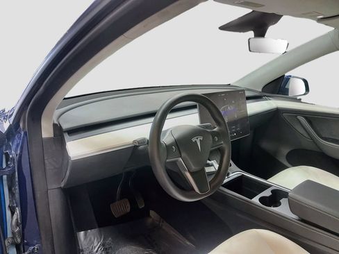 Used 2023 Tesla Model Y Long Range AWD/4WD image 9
