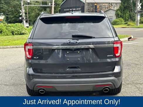 Used 2017 Ford Explorer XLT w/ Equipment Group 202A AWD/4WD image 6