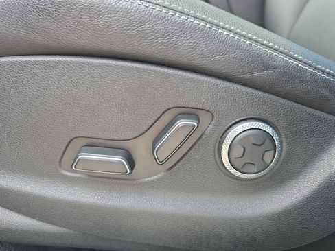 Used 2025 Genesis GV70 2.5T image 24