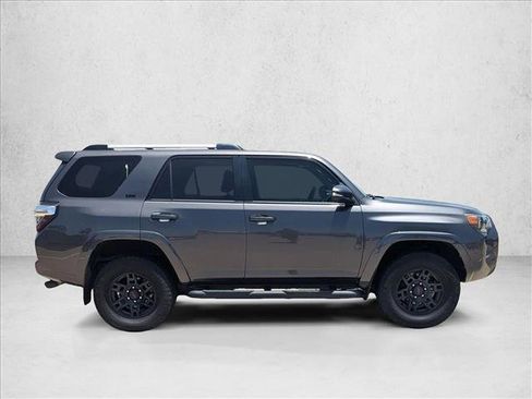 Used 2022 Toyota 4Runner SR5 Premium w/ Moonroof Package AWD/4WD image 4
