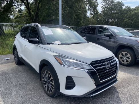Used 2024 Nissan Kicks SV FWD image 2