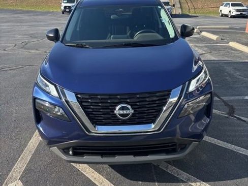 Used 2023 Nissan Rogue S image 3