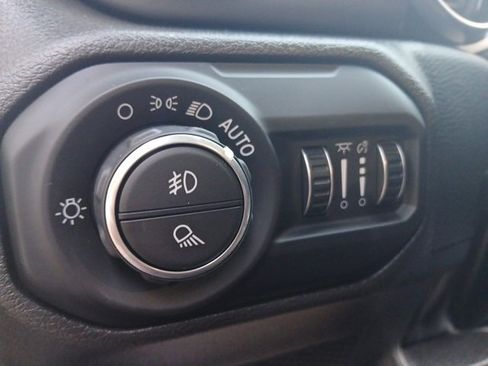 Used 2022 Jeep Gladiator Sport image 12