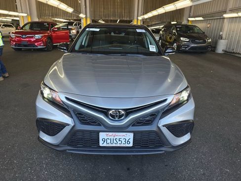 Used 2022 Toyota Camry SE image 8