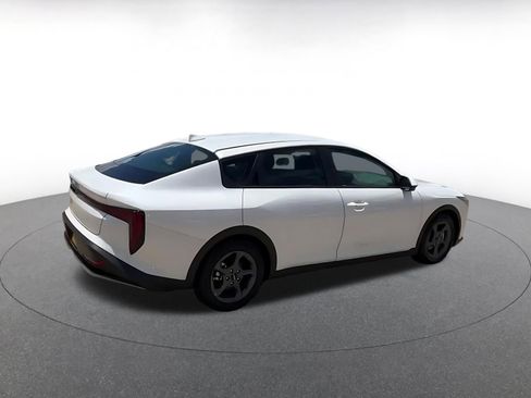 Used 2025 Kia K4 FWD image 12