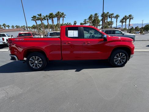 Used 2023 Chevrolet Silverado 1500 LT AWD/4WD image 2