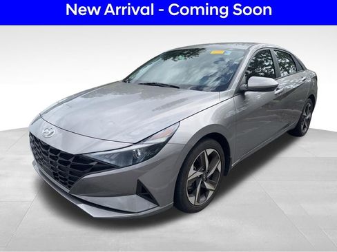 Used 2023 Hyundai Elantra SEL w/ Convenience Package FWD image 2
