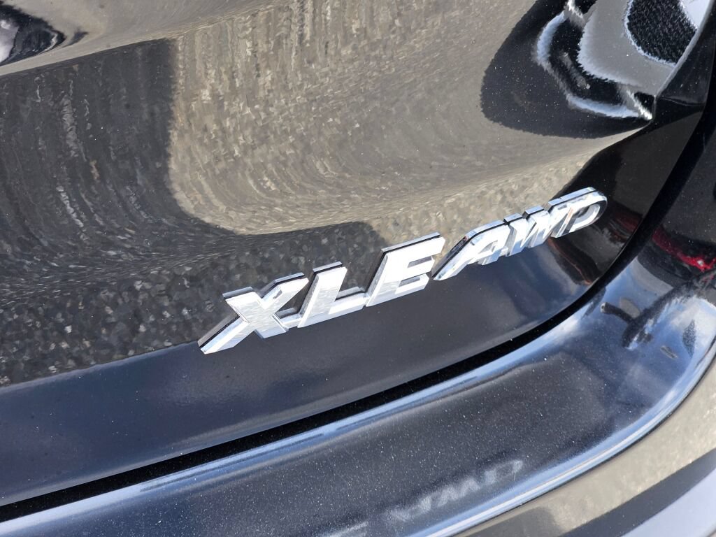 Used 2015 Toyota Highlander XLE AWD/4WD image 9