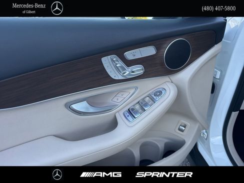 Used 2022 Mercedes-Benz GLC 300 4MATIC image 13