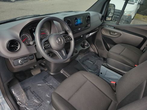 Used 2024 Mercedes-Benz Sprinter 2500 image 22