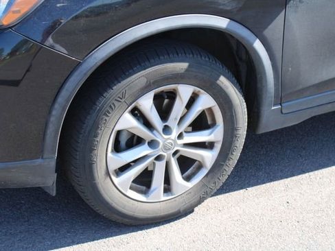 Used 2016 Nissan Rogue SV AWD/4WD image 12