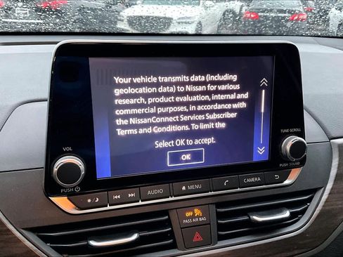 Used 2025 Nissan Altima 2.5 SV FWD image 30