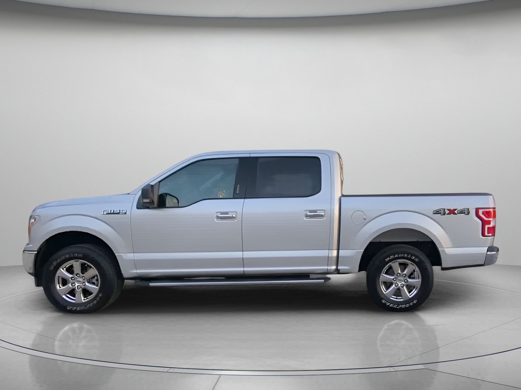 Used 2019 Ford F150 XLT w/ Equipment Group 302A Luxury AWD/4WD image 17