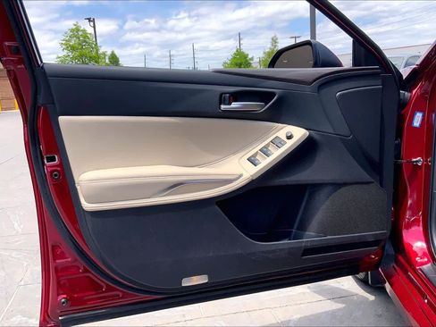 Used 2019 Toyota Avalon XLE w/ Moonroof Package FWD image 22