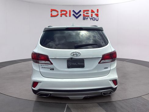 Used 2019 Hyundai Santa Fe XL SE AWD/4WD image 2