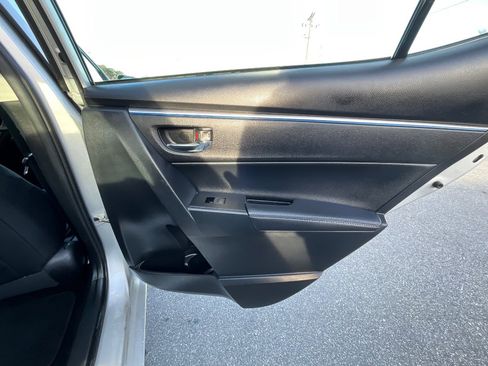 Used 2015 Toyota Corolla S FWD image 22