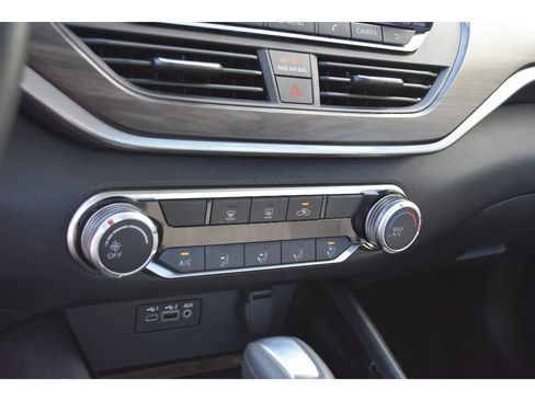 Used 2024 Nissan Altima 2.5 SV image 23