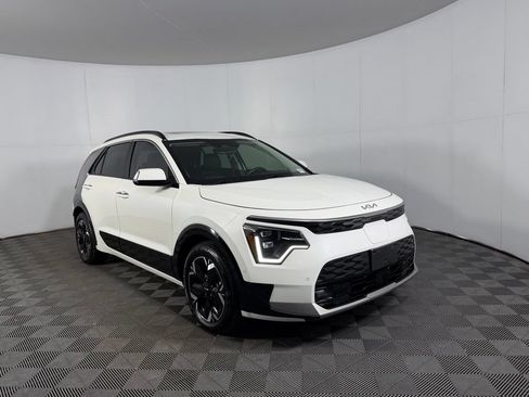 Used 2023 Kia Niro Wave FWD image 4