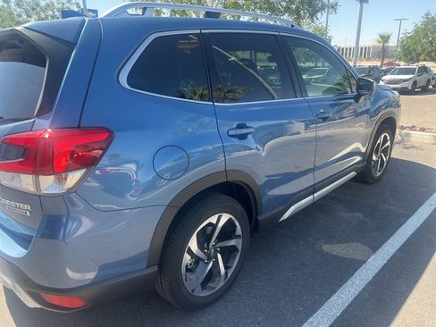 Used 2022 Subaru Forester Touring AWD/4WD image 7