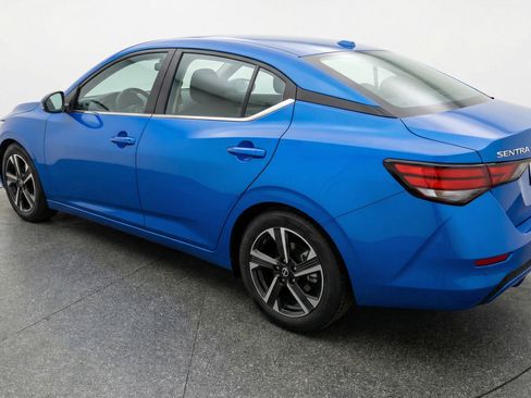 Used 2025 Nissan Sentra SV image 6