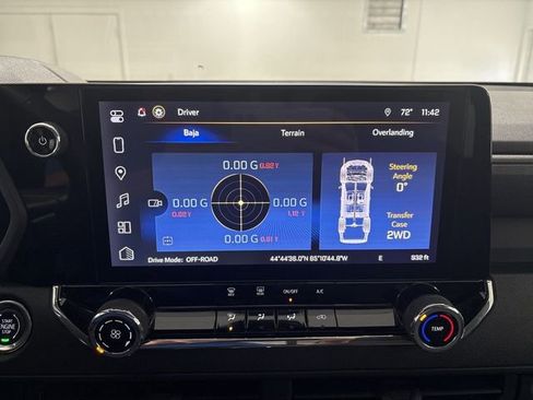 Used 2023 Chevrolet Colorado Trail Boss w/ Technology Package image 41