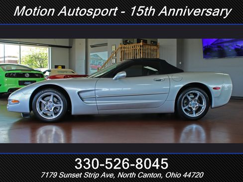 Used 2004 Chevrolet Corvette Convertible w/ Preferred Equipment Group RWD image 7