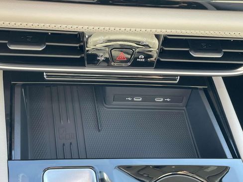 New 2026 Volkswagen Atlas SE FWD image 23