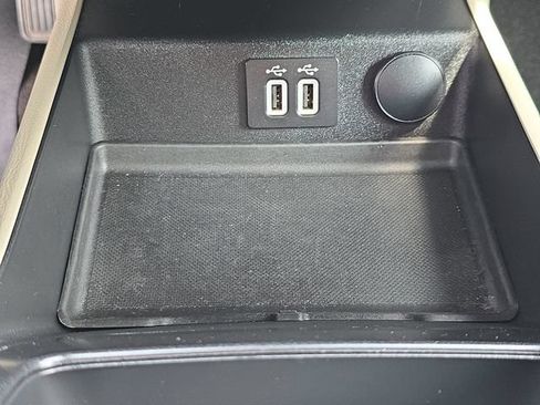 Used 2020 Ford Fusion SE FWD image 36