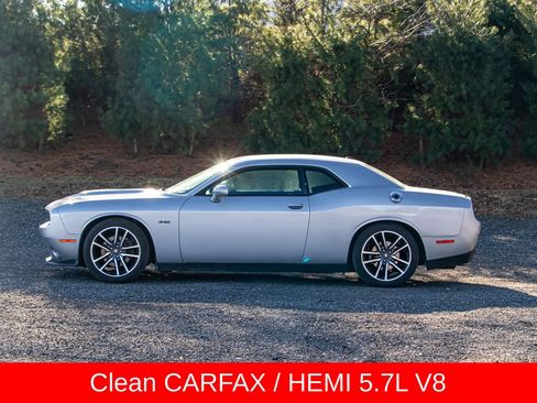 Used 2023 Dodge Challenger R/T image 4