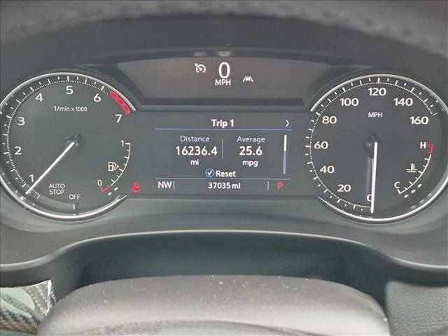 Used 2023 Cadillac XT4 Sport w/ LPO, Onyx Lite Package FWD image 11